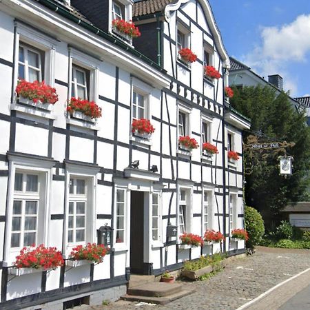 Hotel Zur Post Dabringhausen - Contactless Self Check-In Вермелскирхен Екстериор снимка