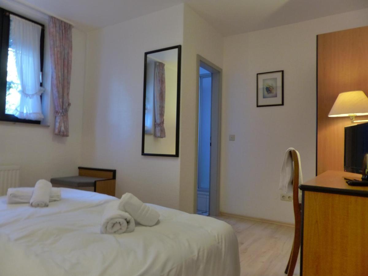 Hotel Zur Post Dabringhausen - Contactless Self Check-In Вермелскирхен Екстериор снимка