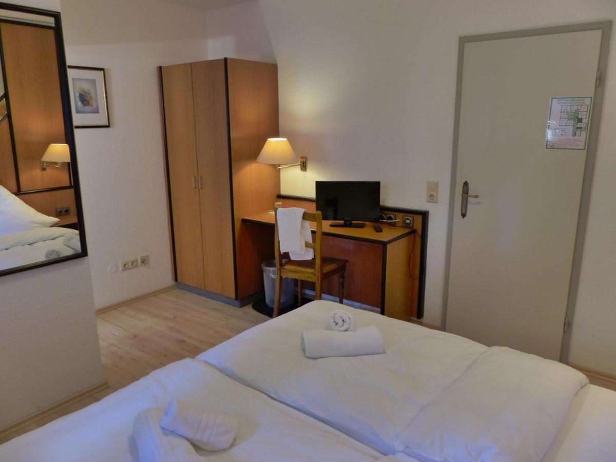 Hotel Zur Post Dabringhausen - Contactless Self Check-In Вермелскирхен Екстериор снимка