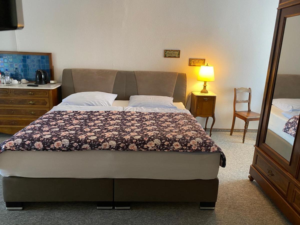 Hotel Zur Post Dabringhausen - Contactless Self Check-In Вермелскирхен Екстериор снимка