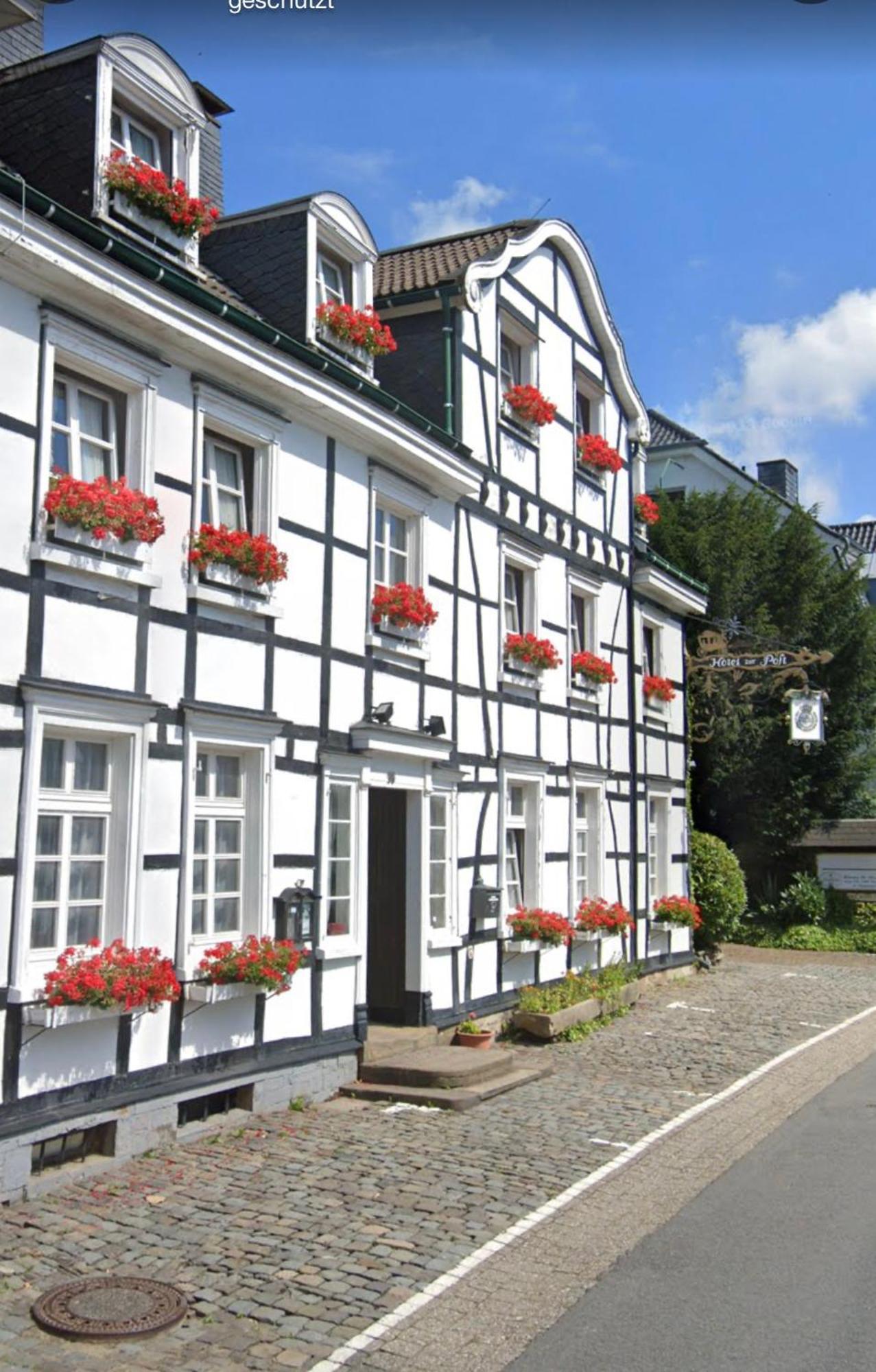 Hotel Zur Post Dabringhausen - Contactless Self Check-In Вермелскирхен Екстериор снимка