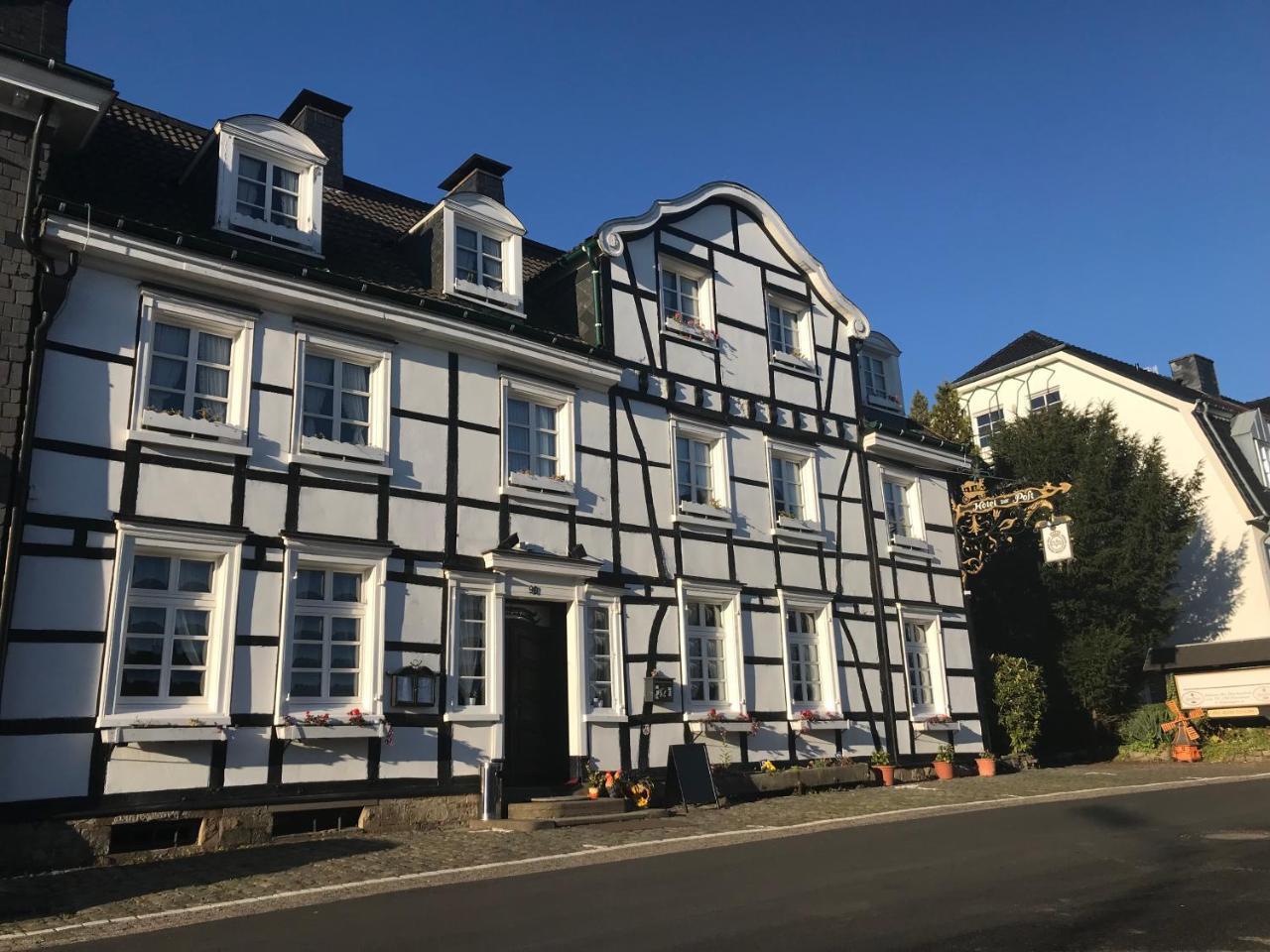 Hotel Zur Post Dabringhausen - Contactless Self Check-In Вермелскирхен Екстериор снимка
